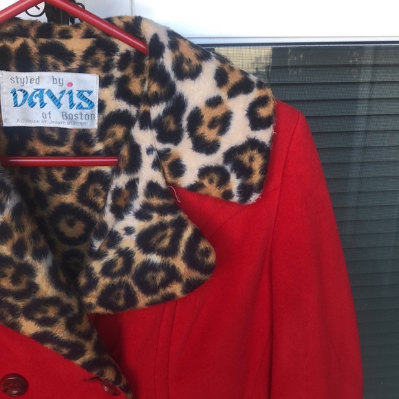 Stylish Red Doubled Breasted Pea Coat with Leopard Trim - Picture 4 of 16